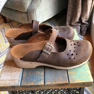 Dansko brown leather Mary Jane clog size 38